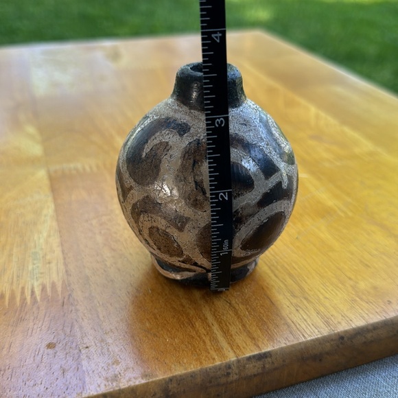 Unique Pottery Jar/Vase - Picture 11 of 12